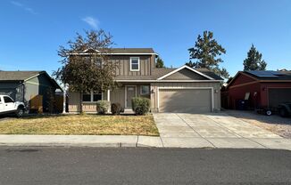 MOVE IN SPECIAL! Remodeled 3 Bedroom / 2.5 Bathroom Home Southwest Redmond