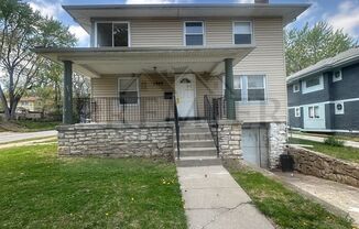 5646 Lydia Ave, Kansas City, MO 64110  Downstairs Unit/2 Bedroom/1 full bathroom + bonus room /Rent $1050/Deposit $1050