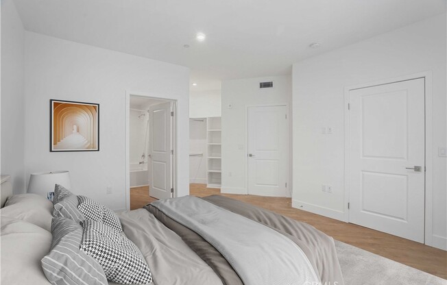 2 beds, 2 baths, 1,122 sqft, $2,417, Unit 509