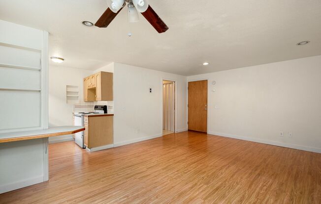 Studio, 1 bath, 400 sqft, $1,225, Unit B08
