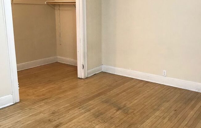 Studio, 1 bath, $895, Unit 15