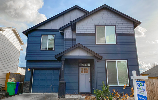 Bright & Modern 4-Bedroom Home with Spacious Backyard and Stylish Upgrades