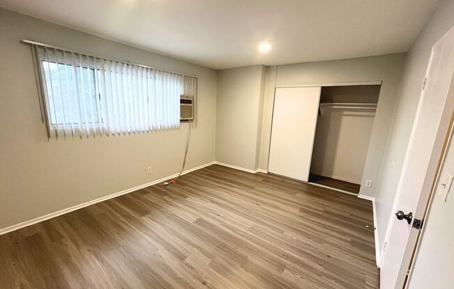 1 bed, 1 bath, 700 sqft, $1,698, Unit 11