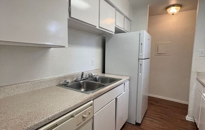 1 bed, 1 bath, 660 sqft, $900, Unit 31-1801
