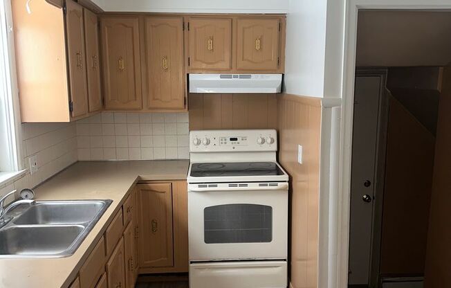 Goodyear Hts home ready to rent!