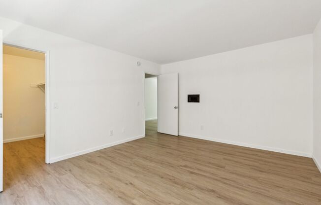 Newly Renovated 1BD Condo Available Soon!  ALL Utilities Included!!!