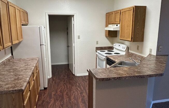 2 beds, 2 baths, 957 sqft, $985, Unit 63