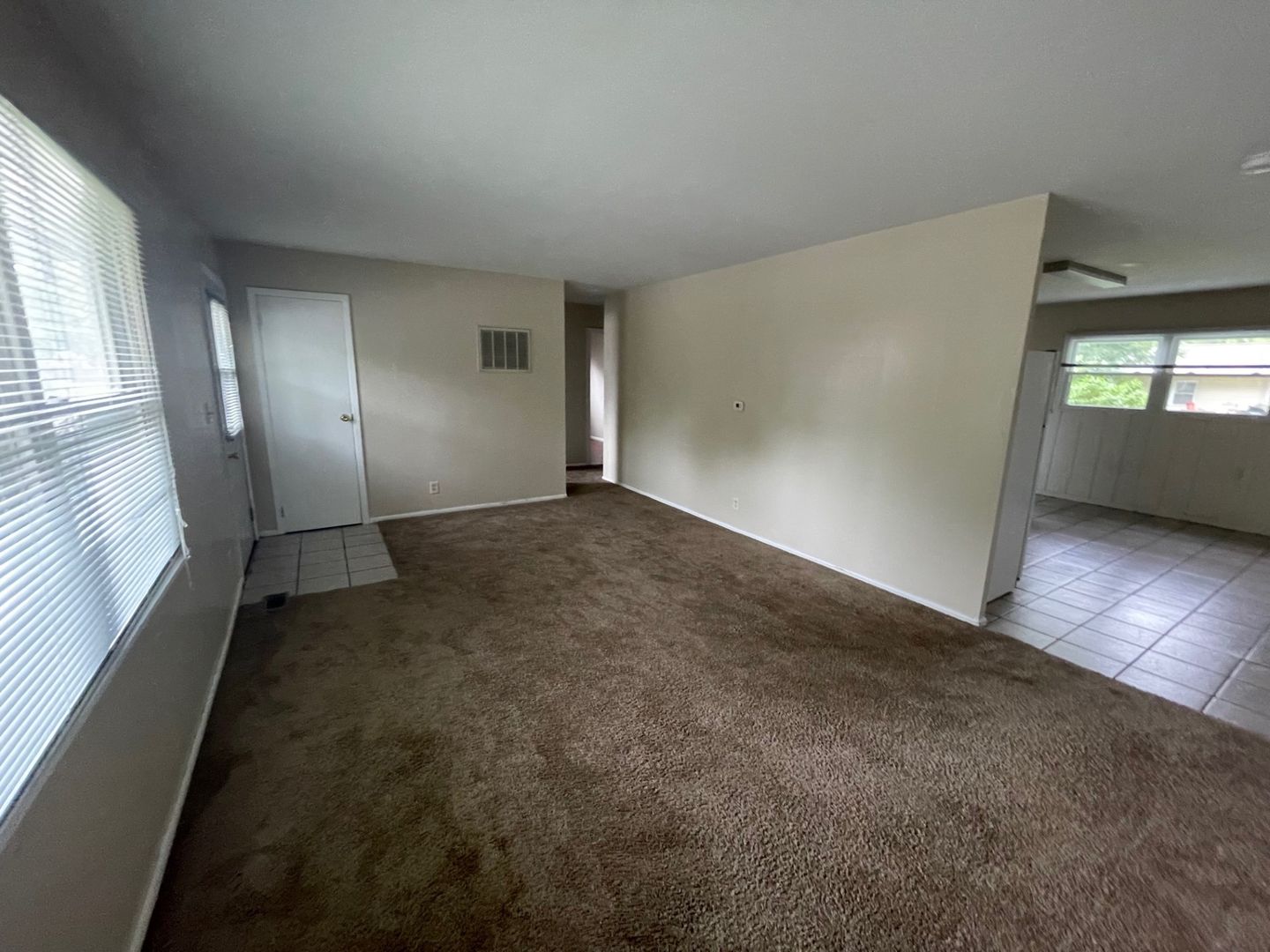 3 Bedroom House W/ A Garage!