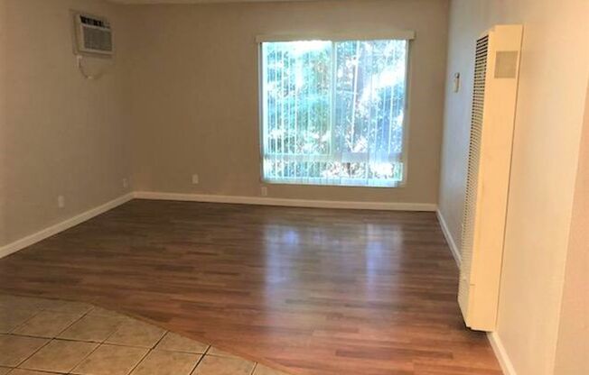 1 bed, 1 bath, 704 sqft, $1,425, Unit 16
