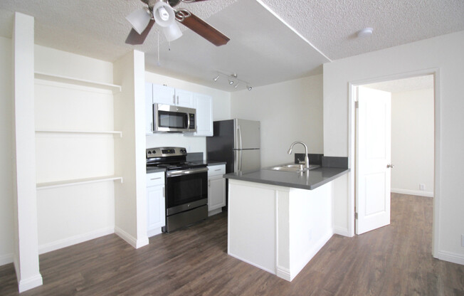 2 beds, 2 baths, 975 sqft, $2,495, Unit 203