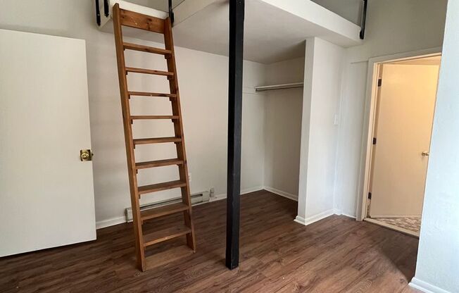 1 bed, 1 bath, 500 sqft, $950, Unit 3301-1F