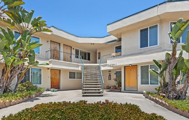 3525 REYNARD WAY
