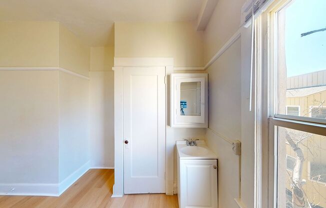 Studio, , 120 sqft, $1,150, Unit 32