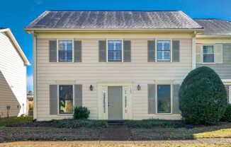 Awesome 4BR/3BA end-unit townhouse in the desirable River Plantation neighborhood!