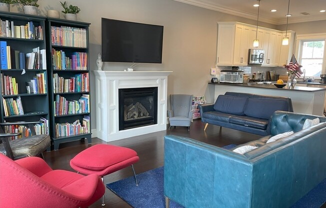 3 beds, 2 baths, 1,477 sqft, $5,200, Unit 3
