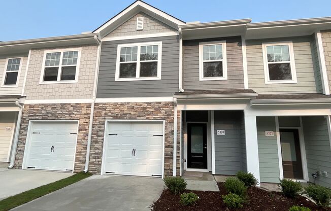 Stunning 3BD, 2.5BA Raleigh Townhome in a Prime Location with Easy Access to Shopping and Dining