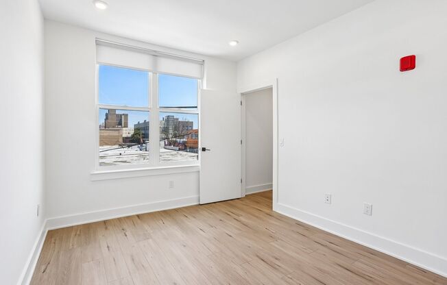 2 beds, 2 baths, 1,000 sqft, $1,950, Unit 303
