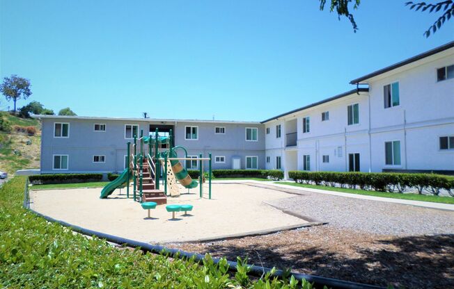 2 beds, 1 bath, 750 sqft, $2,350