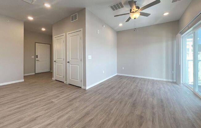 Studio, 1 bath, 516 sqft, $1,350, Unit 4 - 111