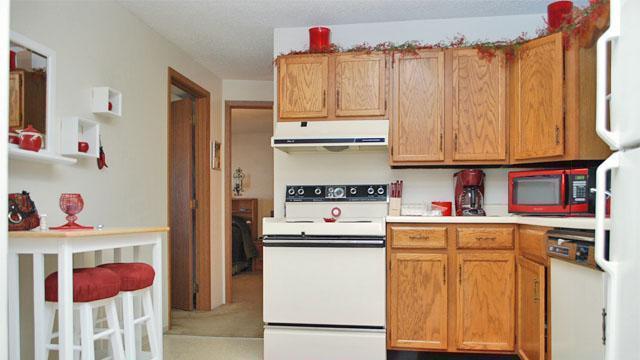 2 beds, 1 bath, 820 sqft, $1,100, Unit 5375-12