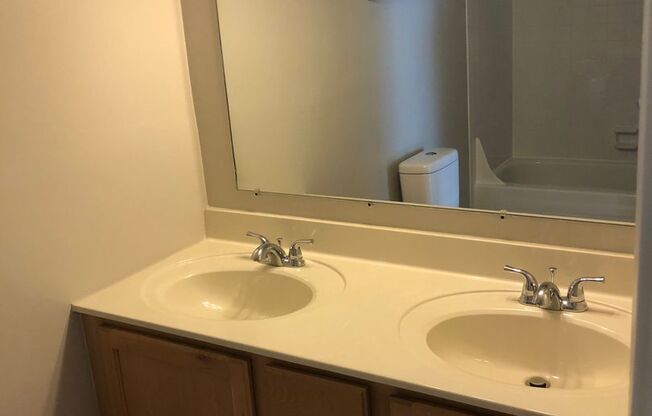 1 bed, 1 bath, 755 sqft, $1,099, Unit 5815D