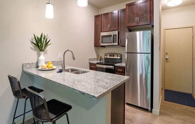 Studio, 1 bath, 557 sqft, $1,550, Unit 104-304