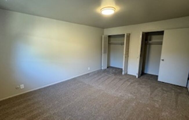 1 bed, 1 bath, 800 sqft, $950, Unit Unit 14