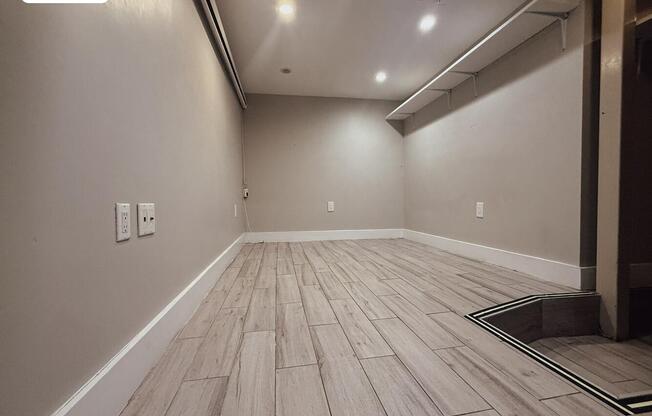 1 bed, 1 bath, $2,995, Unit B