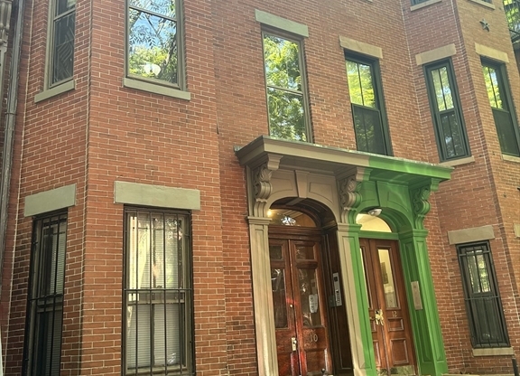 10 WELLINGTON ST