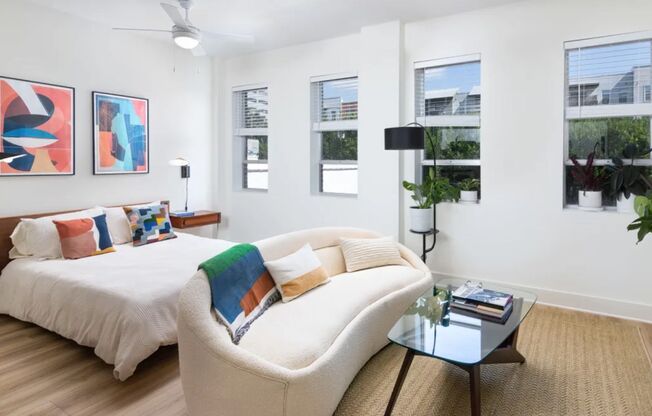 Studio, 1 bath, 440 sqft, $1,265, Unit 159-306