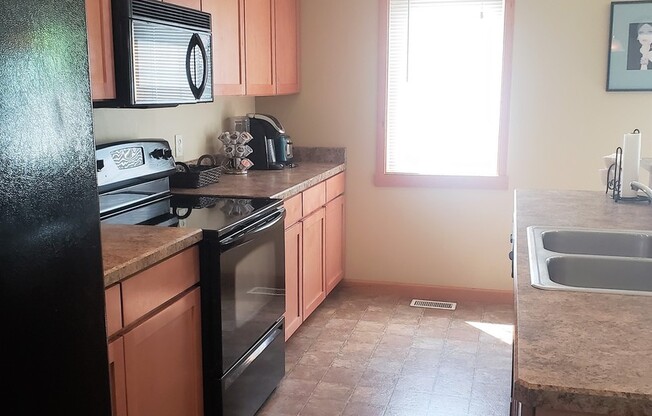Fully Furnished 2 Bedroom Condo - All utilities, cable and internet provided!