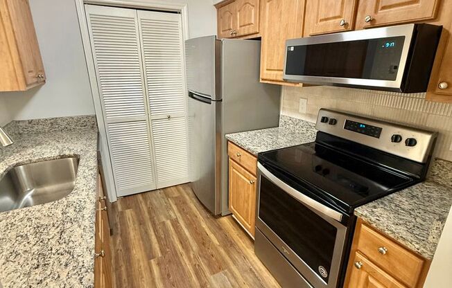 Fully Renovated 2 Bed, 2 Bath Condo in South Charlotte