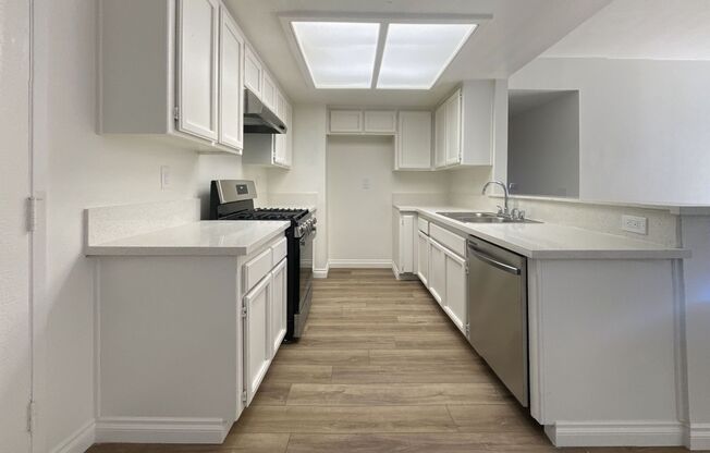 VAN - Van Nuys Apartments