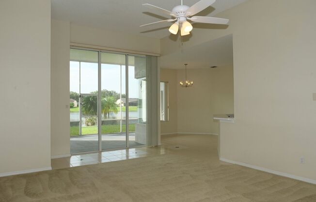 Beautiful, 3/2, single family, waterfront home with bonus room, in Hunter's Creek!
