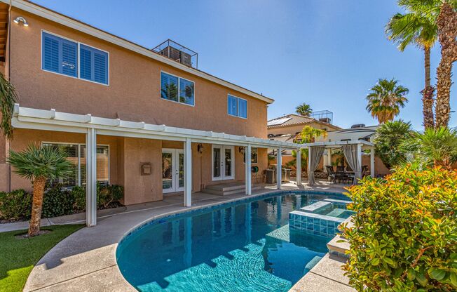 Beautifully furnished Silverado ranch home