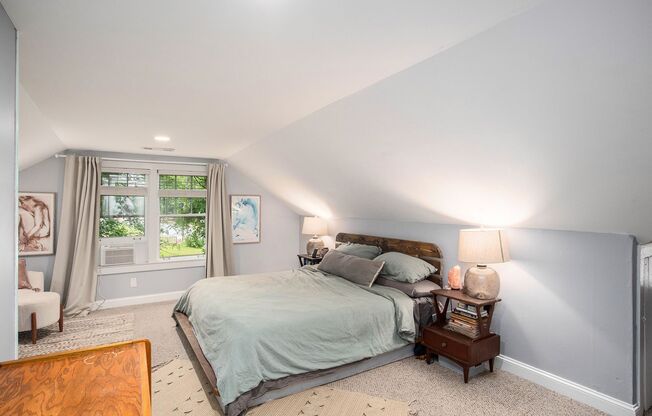 3 beds, 2 baths, $2,295