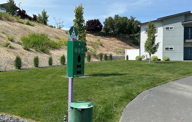 2 beds, 2.5 baths, 1,279 sqft, $1,800, Unit C10