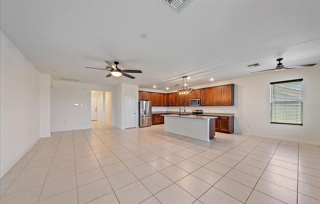 Annual 4 bed/2 bath Single Family Home inWillow Walk