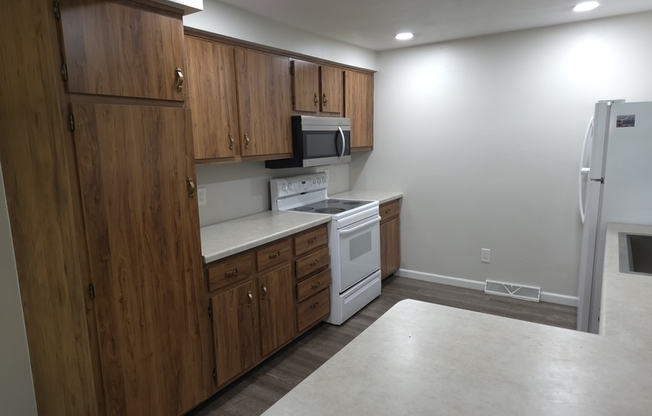 3124 N BLUEMOUND DR