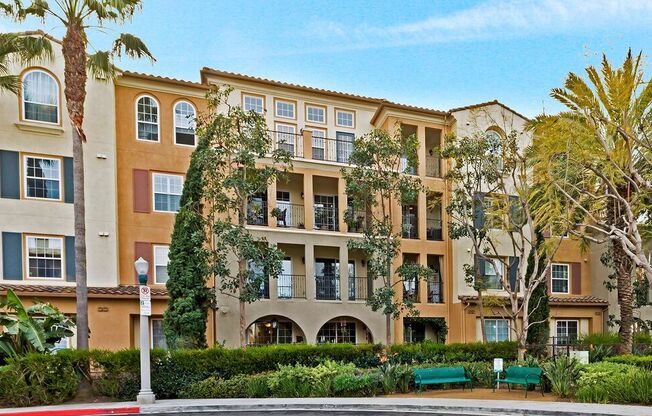 2 beds, 2 baths, 1,300 sqft, $4,800, Unit 217