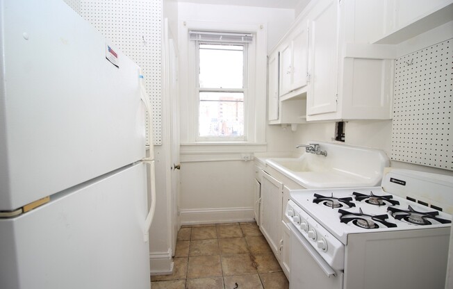 1 bed, 1 bath, 2 sqft, $950, Unit #406
