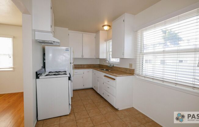 3430-3440 Del Rey St.