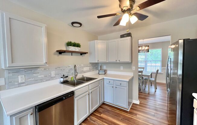 Lovely 3BD, 2BA Fuquay-Varina Home in a Prime Location in an HOA Community in Quiet Neighborhood