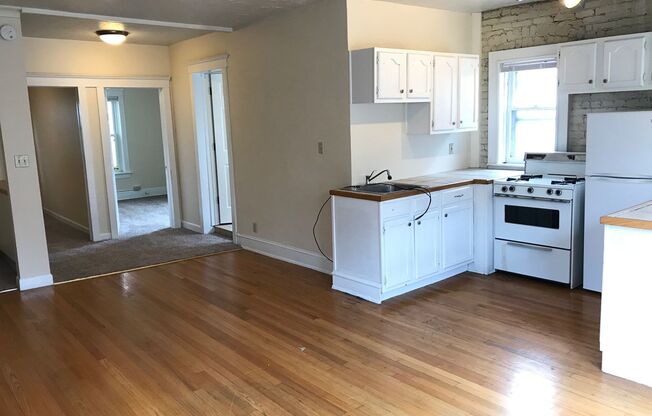 2 beds, 1 bath, $1,345, Unit 12