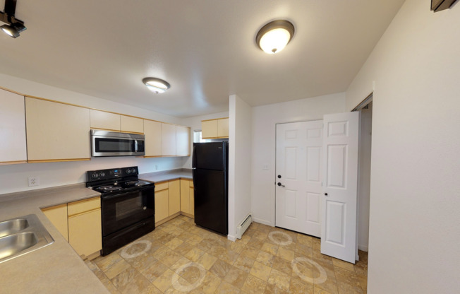 2 beds, 1 bath, 840 sqft, $1,525