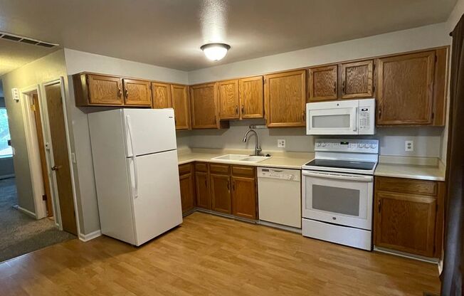 3 beds, 1.5 baths, $2,195, Unit Unit C