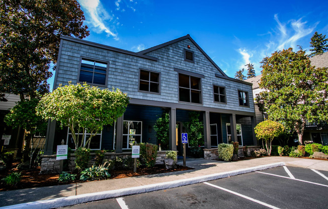 Cozy Resident Clubhouse at Hillsboro Apartment Near Intel Hillsboro