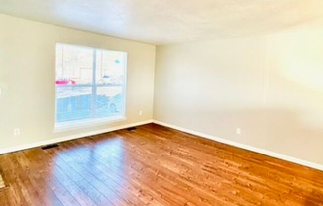 BEAUTIFUL UPDATED 3 BR/2 BA HOME IN AURORA HIGHLANDS