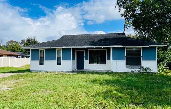 1/2 MONTH FREE RENT!  3/2 House in Deltona