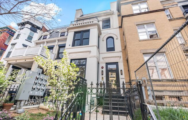 Lovely 1 BR/1.5 BA Condo in Columbia Heights!